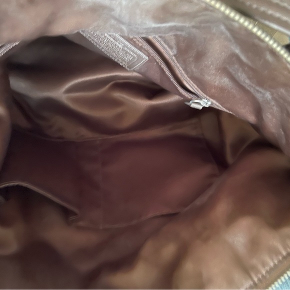 Coach tote euc size 18x14 roomy - Picture 3 of 4